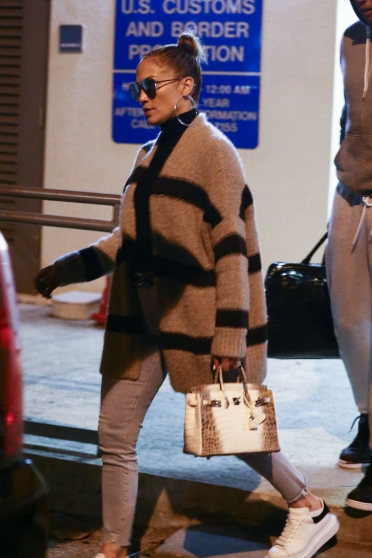 Jennifer Lopez - Arrives at Opa-locka Airport in Florida