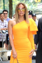 Jennifer Lopez - Arrives at The View promoting 'Hustlers' in New York
