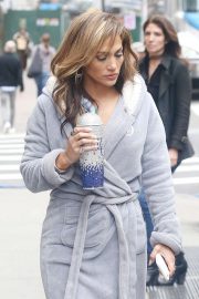 Jennifer Lopez - Arriving on the set of 'The Hustlers' in New York