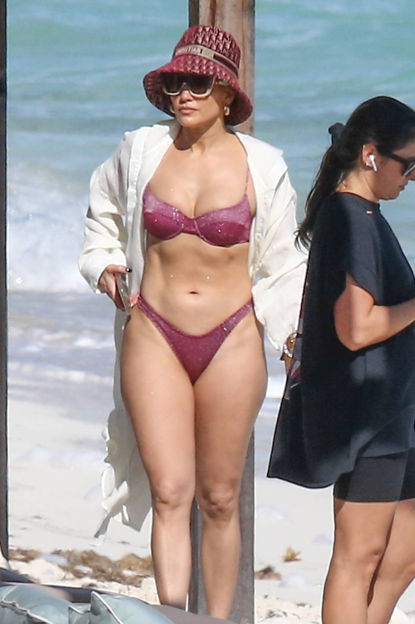 Jennifer Lopez Bikini Candids I