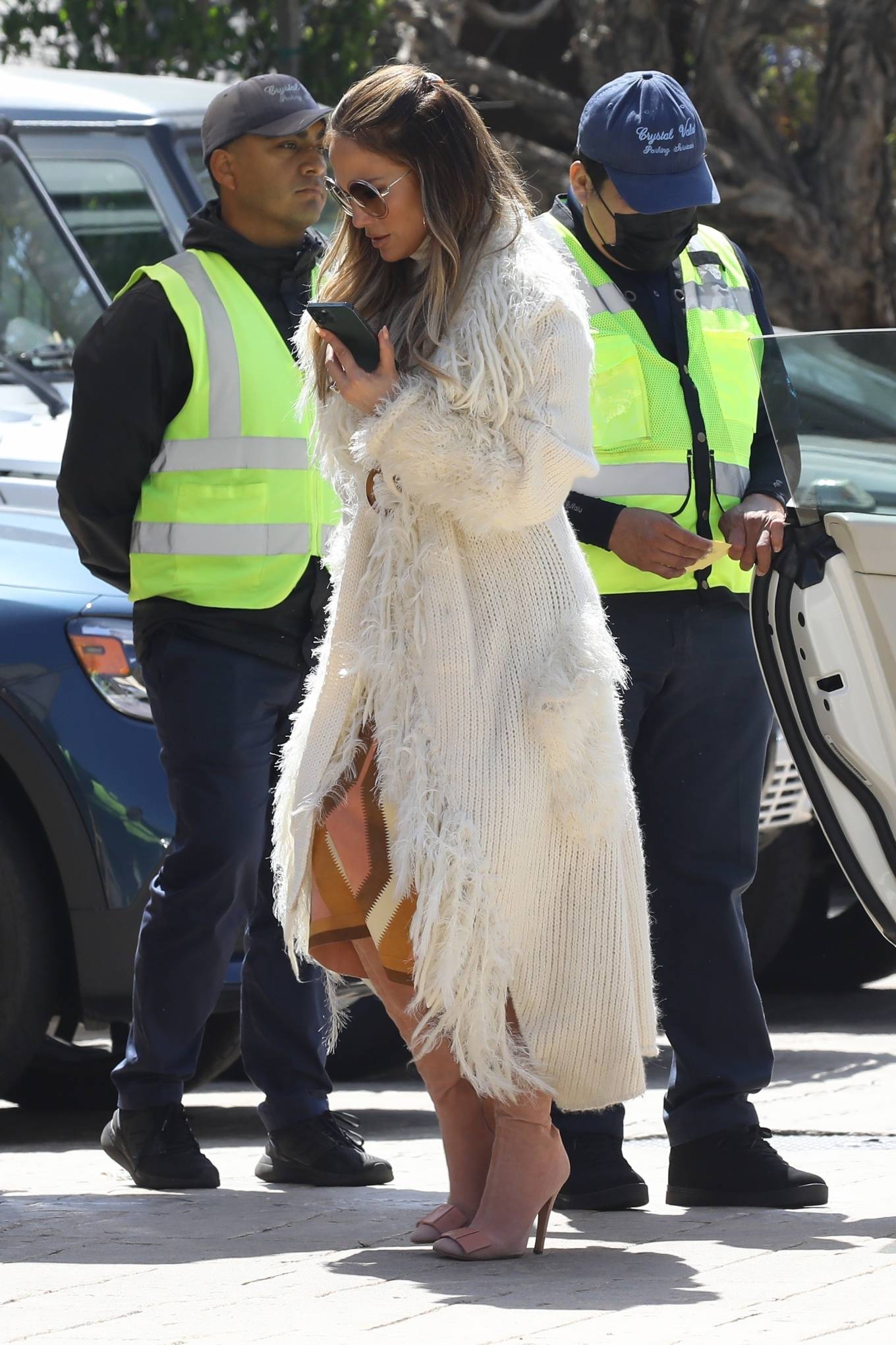 Jennifer Lopez 2022 : Jennifer Lopez – Grabs lunch on Cinco De Mayo in Malibu-02