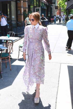 Jennifer Lopez - Heads to Sadelle's for lunch in New York