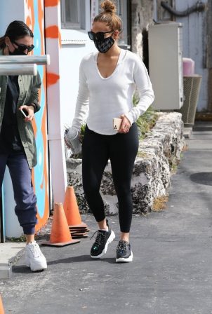 Jennifer Lopez - In a black leggings at a gym in Miami