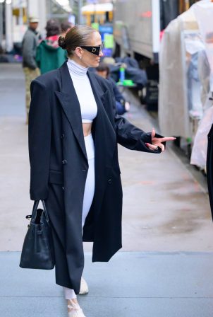 Jennifer Lopez - In a chic ensemble in Manhattan