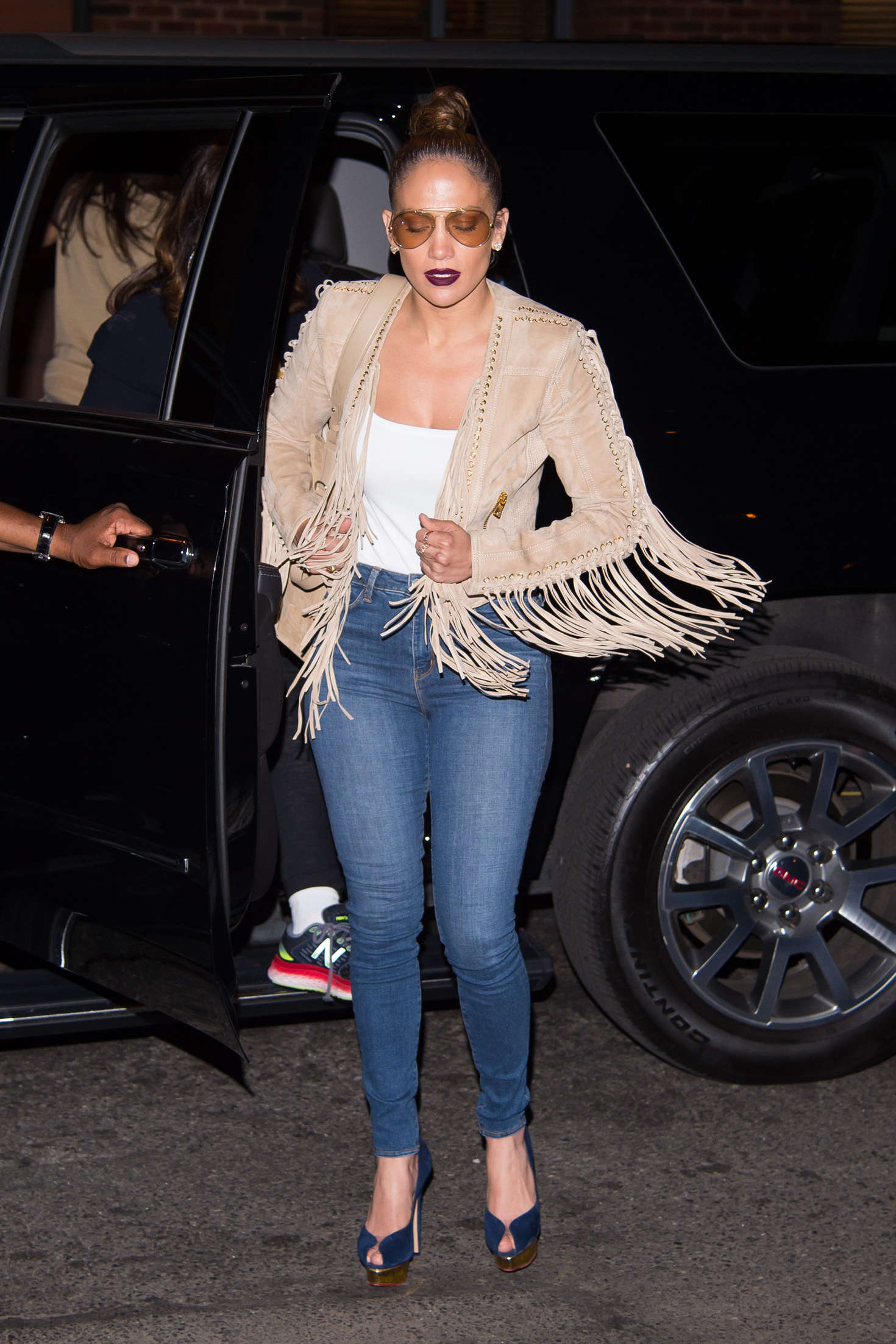 Jennifer Lopez in Jeans -03 | GotCeleb
