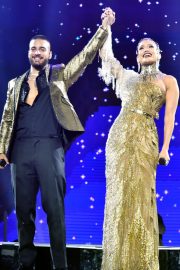 Jennifer Lopez joins Maluma onstage at Madison Square Garden in New York City