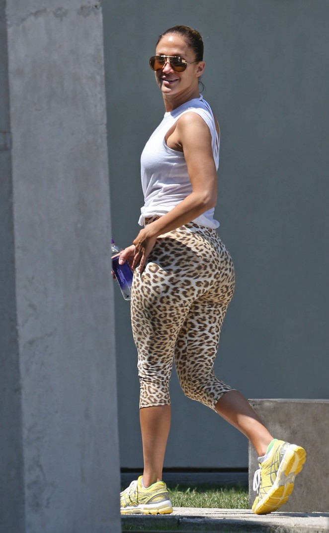 Jennifer Lopez in Tights Leaving a Gym in Southampton