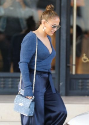 Jennifer Lopez - Leaving Barneys New York in Beverly Hills