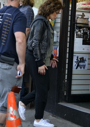 Jennifer Lopez - On the set of 'Shades of Blue' in NYC