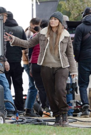 Jennifer Lopez - On the set of 'The Mother' in Los Angeles