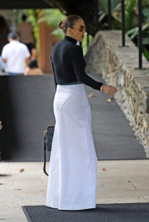 Jennifer Lopez - Out in an elegant white skirt in Bel Air