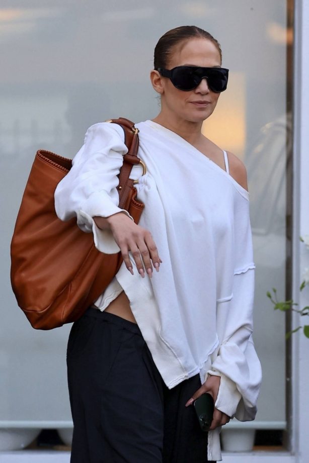 Jennifer Lopez - Pictured at photography studio in West Hollywood