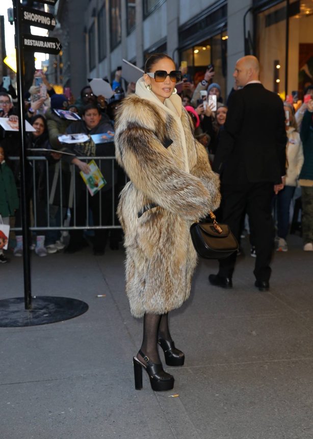 Jennifer Lopez - Pictured at 'The Tonight Show Starring Jimmy Fallon' in New York