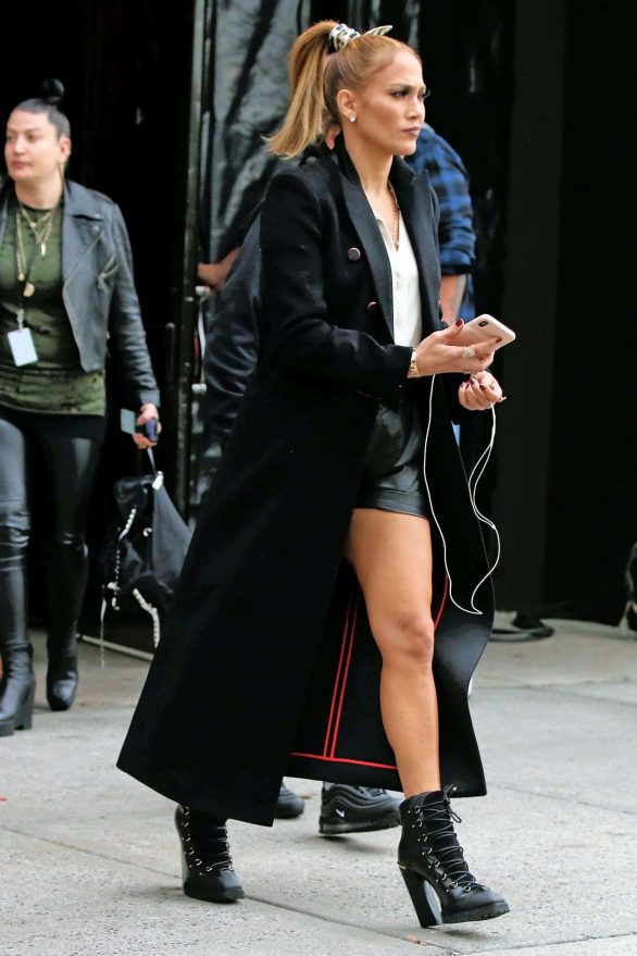 Jennifer Lopez - Pictured on the set of 'Marry Me' in NY