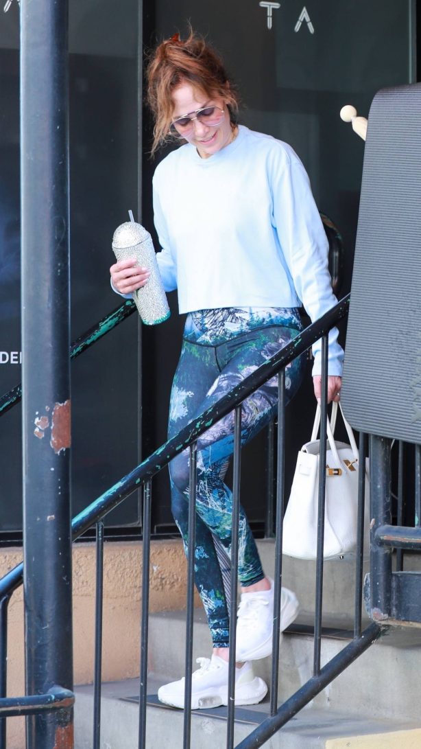 Jennifer Lopez - Seen after her workout routine in Studio City