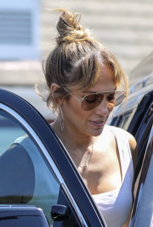 Jennifer Lopez - Seen at the Brentwood Country Mart