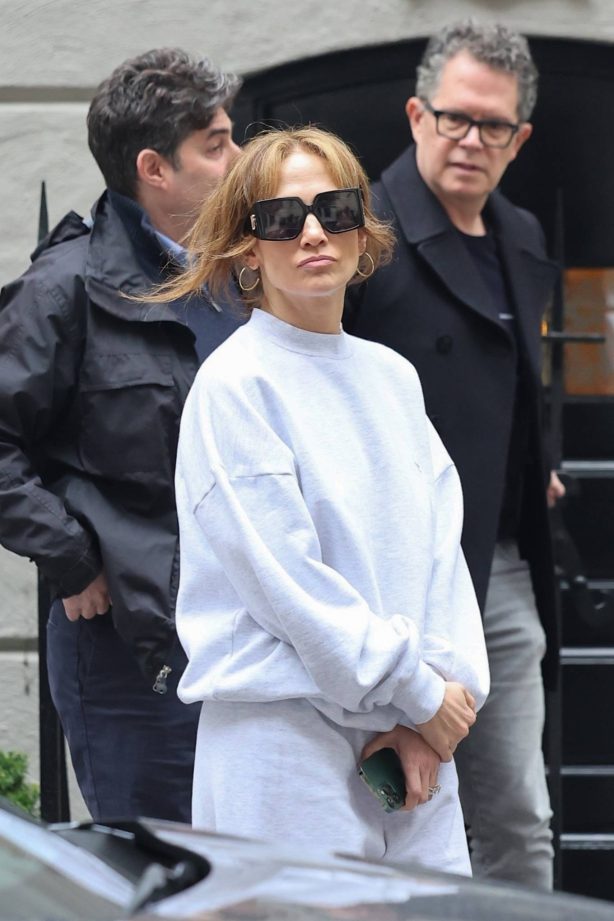 Jennifer Lopez - Seen on a house-hunts in New York
