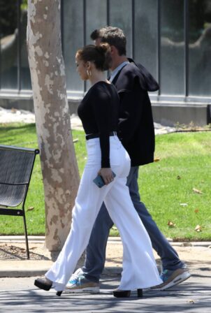 Jennifer Lopez - Seen on the set of Ben Affleck new film in Los Angeles