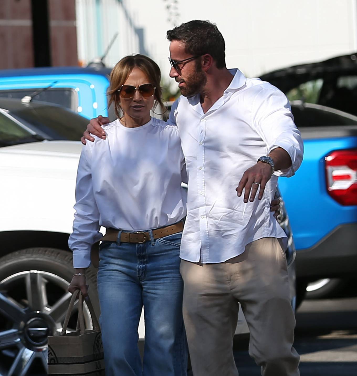Jennifer Lopez 2022 : Jennifer Lopez – Seen out in Hollywood-03