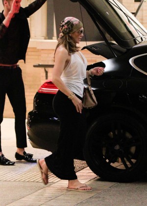 Jennifer Lopez - Shopping at Barneys in Los Angeles