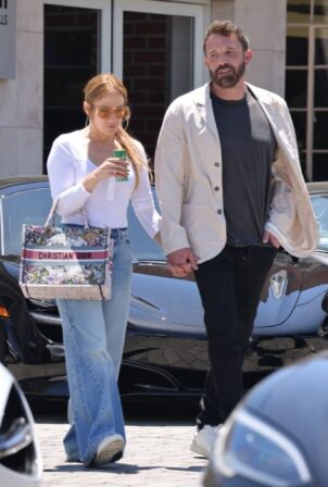 Jennifer Lopez - Shopping for a new Rolls-Royce in Beverly Hills
