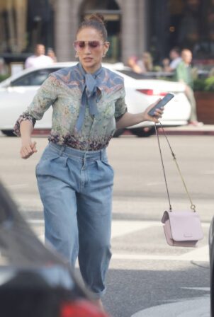 Jennifer Lopez - Shopping on Rodeo Drive at Brunello Cucinelli in Beverly Hills