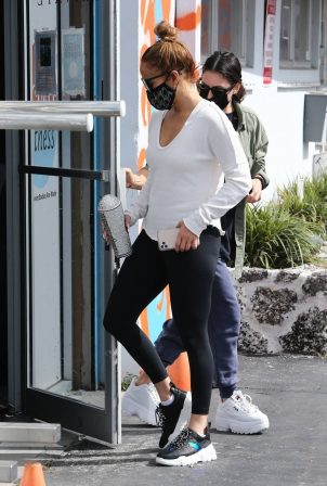 Jennifer Lopez - spotted back at the gym in Miami