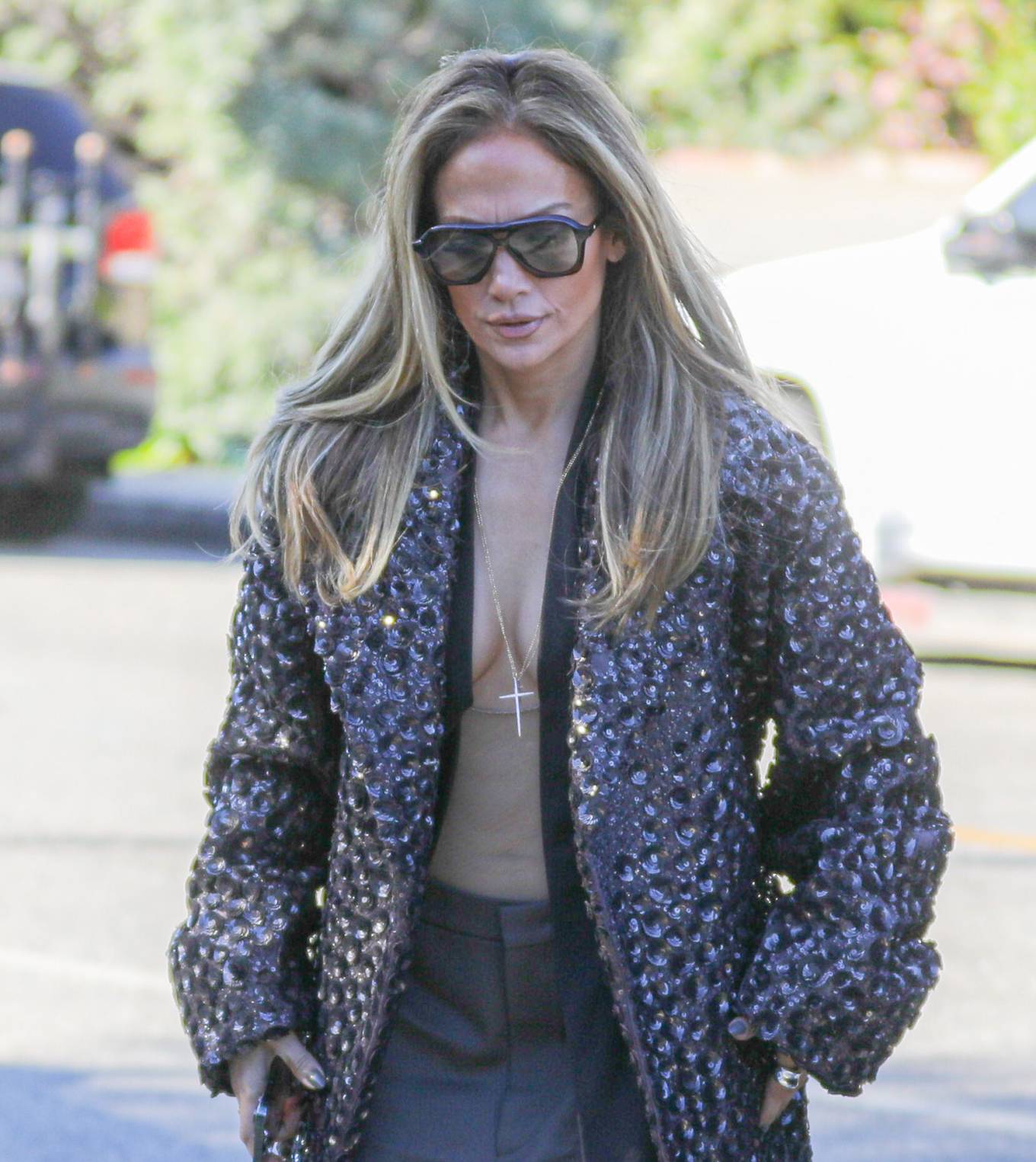 Jennifer Lopez 2023 : Jennifer Lopez – Steps out in Beverly Hills-10