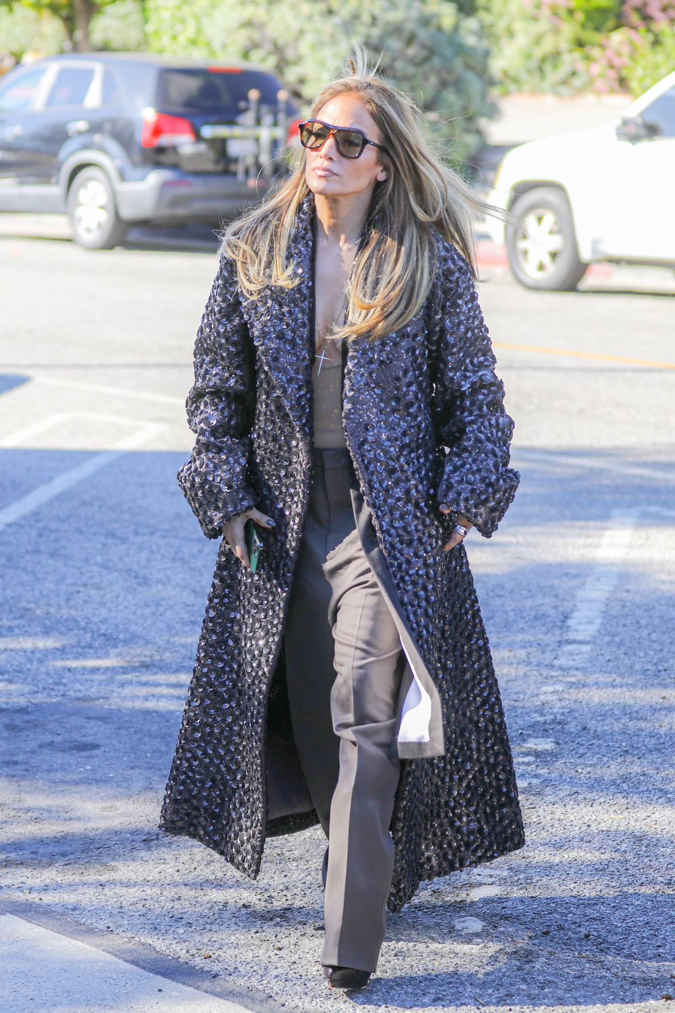Jennifer Lopez 2023 : Jennifer Lopez – Steps out in Beverly Hills-11