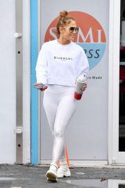 Jennifer Lopez - Wears a Givenchy Sweatshirt at a gym in Miami