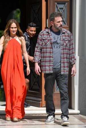 Jennifer Lopez - With Ben Affleck house hunting in Beverly Hills