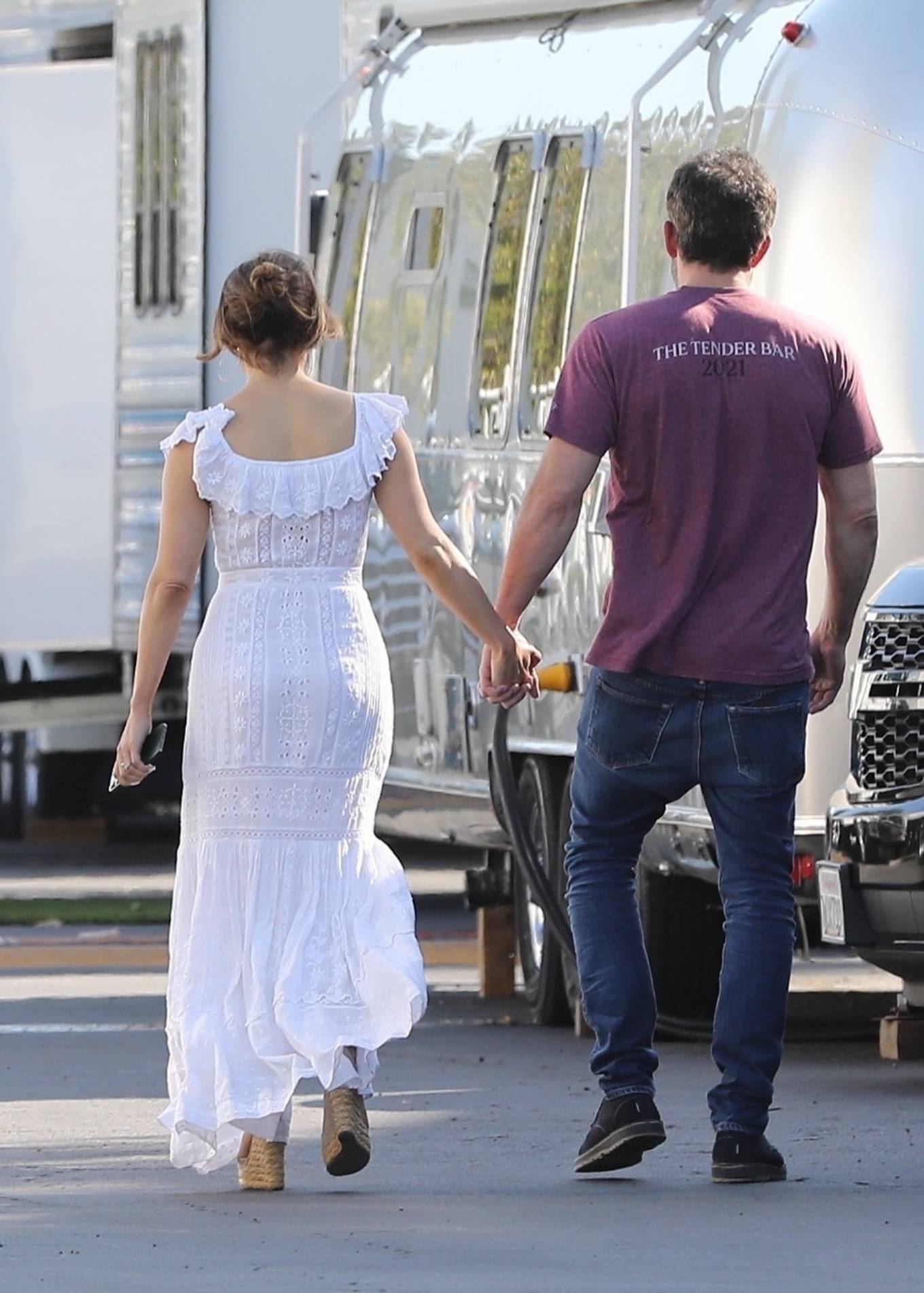 Jennifer Lopez 2022 : Jennifer Lopez – With Ben Affleck on the set of his untitled Nike project in Los Angeles-01