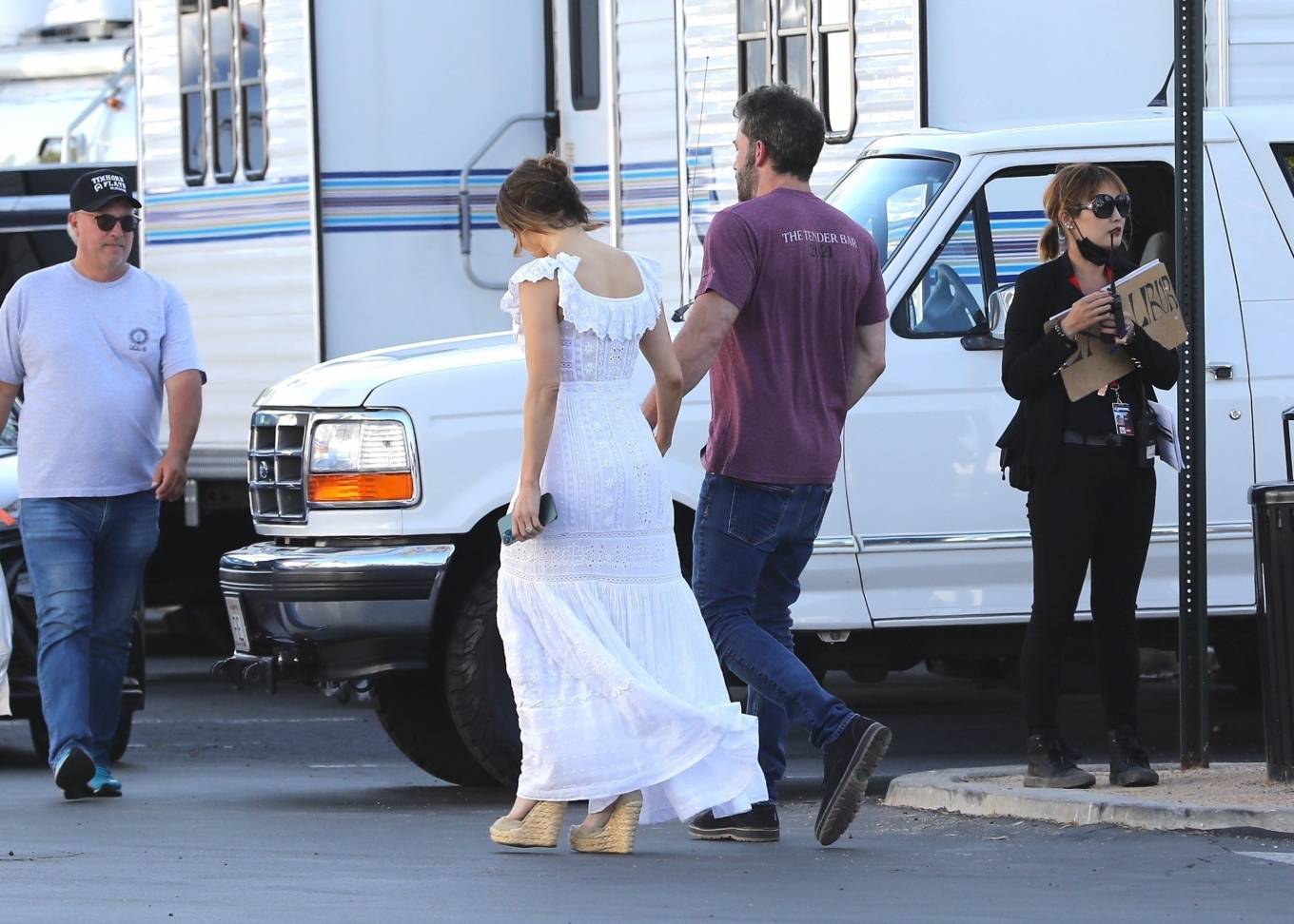Jennifer Lopez 2022 : Jennifer Lopez – With Ben Affleck on the set of his untitled Nike project in Los Angeles-09