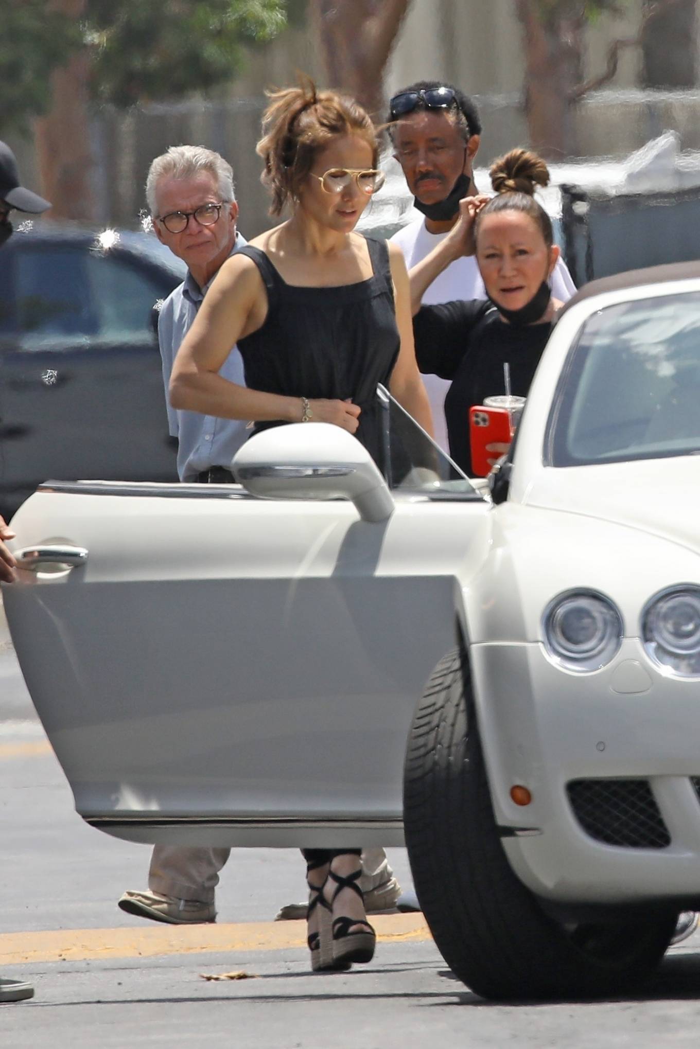 Jennifer Lopez 2022 : Jennifer Lopez – With fiance Ben Affleck at the set of a new project in Santa Monica-02