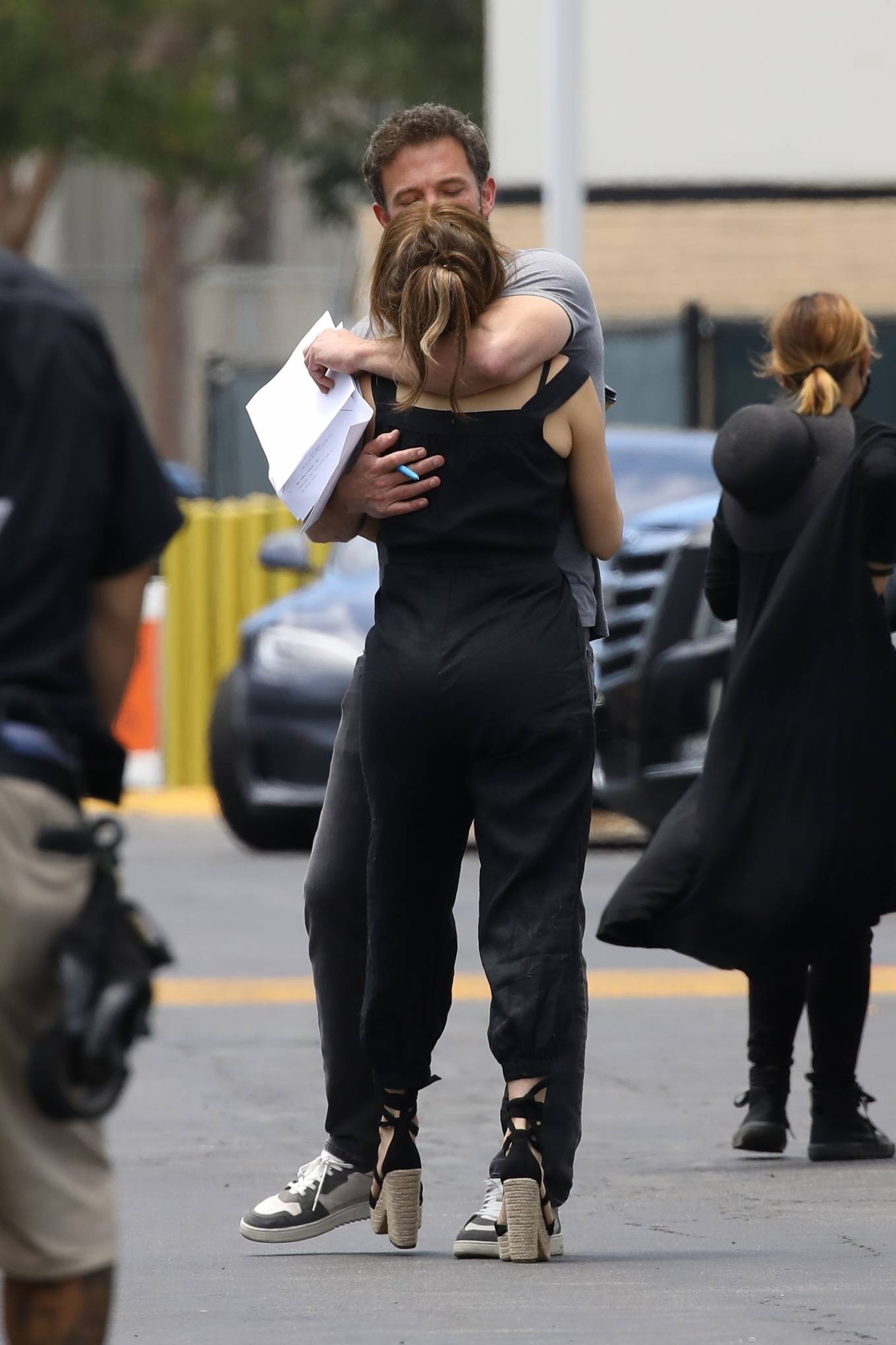 Jennifer Lopez 2022 : Jennifer Lopez – With fiance Ben Affleck at the set of a new project in Santa Monica-03