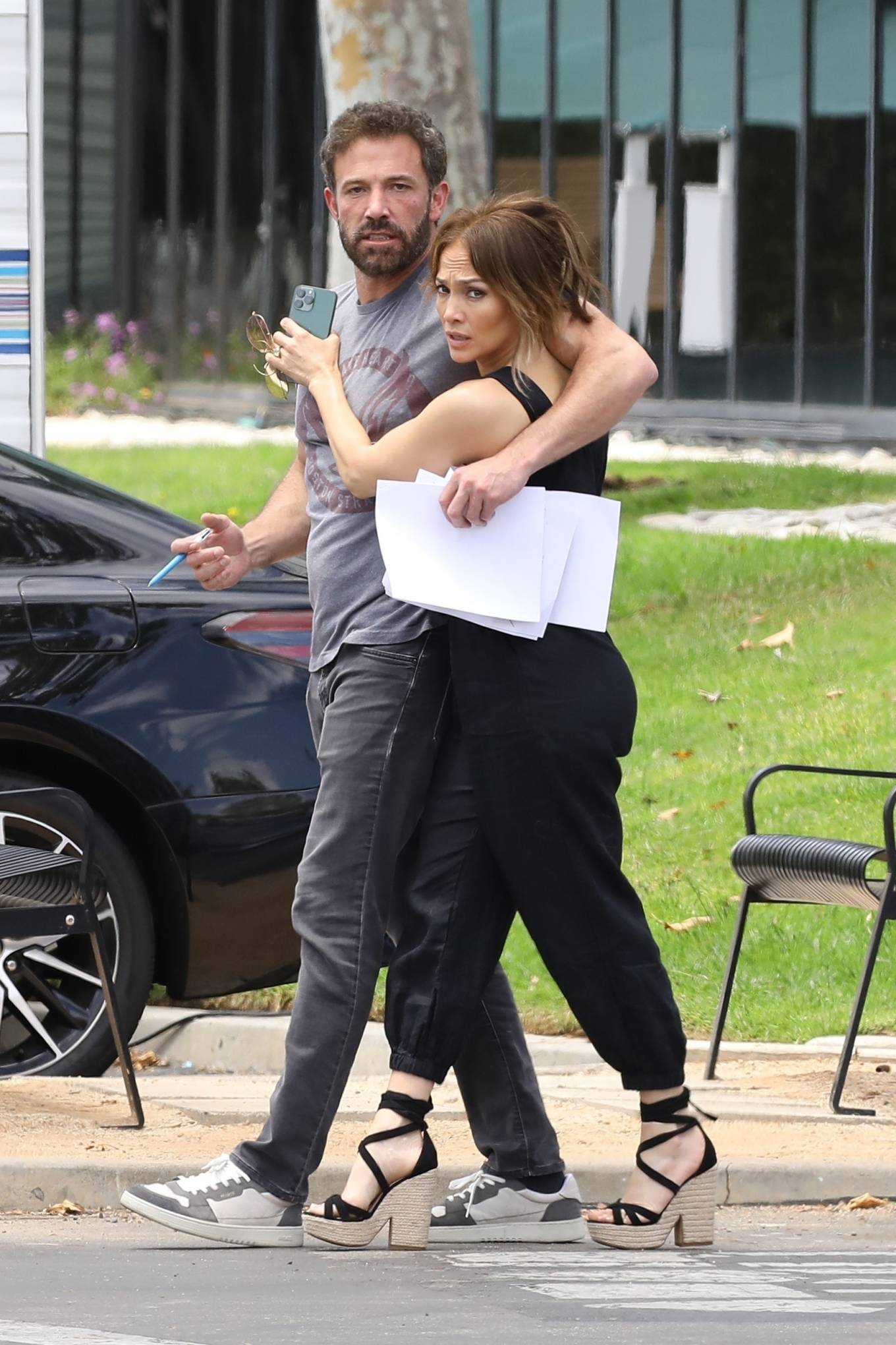 Jennifer Lopez 2022 : Jennifer Lopez – With fiance Ben Affleck at the set of a new project in Santa Monica-04
