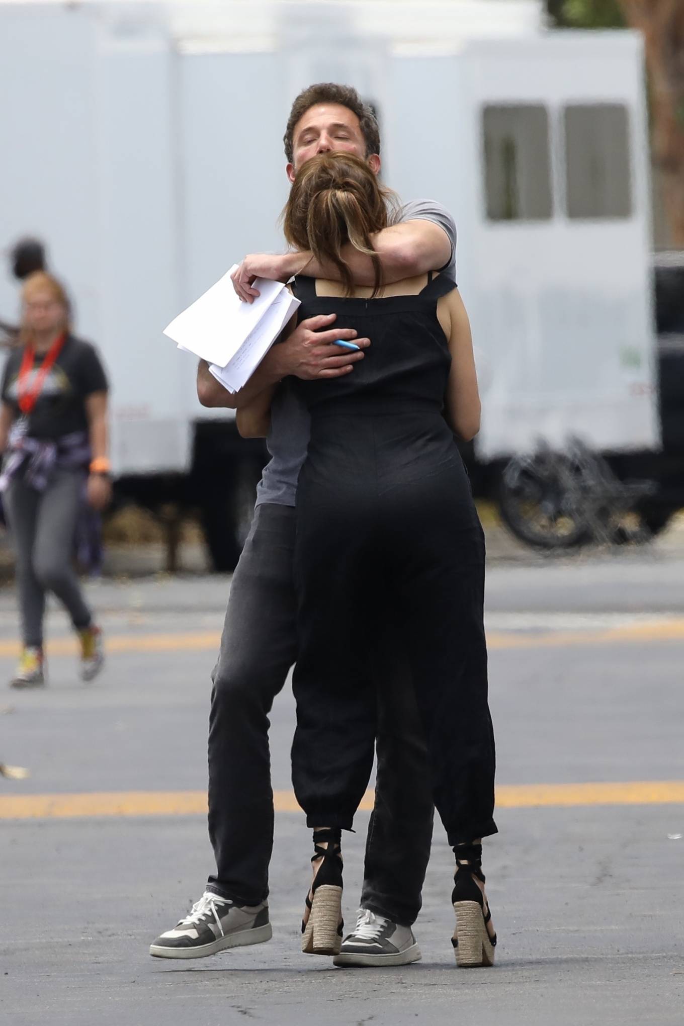 Jennifer Lopez 2022 : Jennifer Lopez – With fiance Ben Affleck at the set of a new project in Santa Monica-05