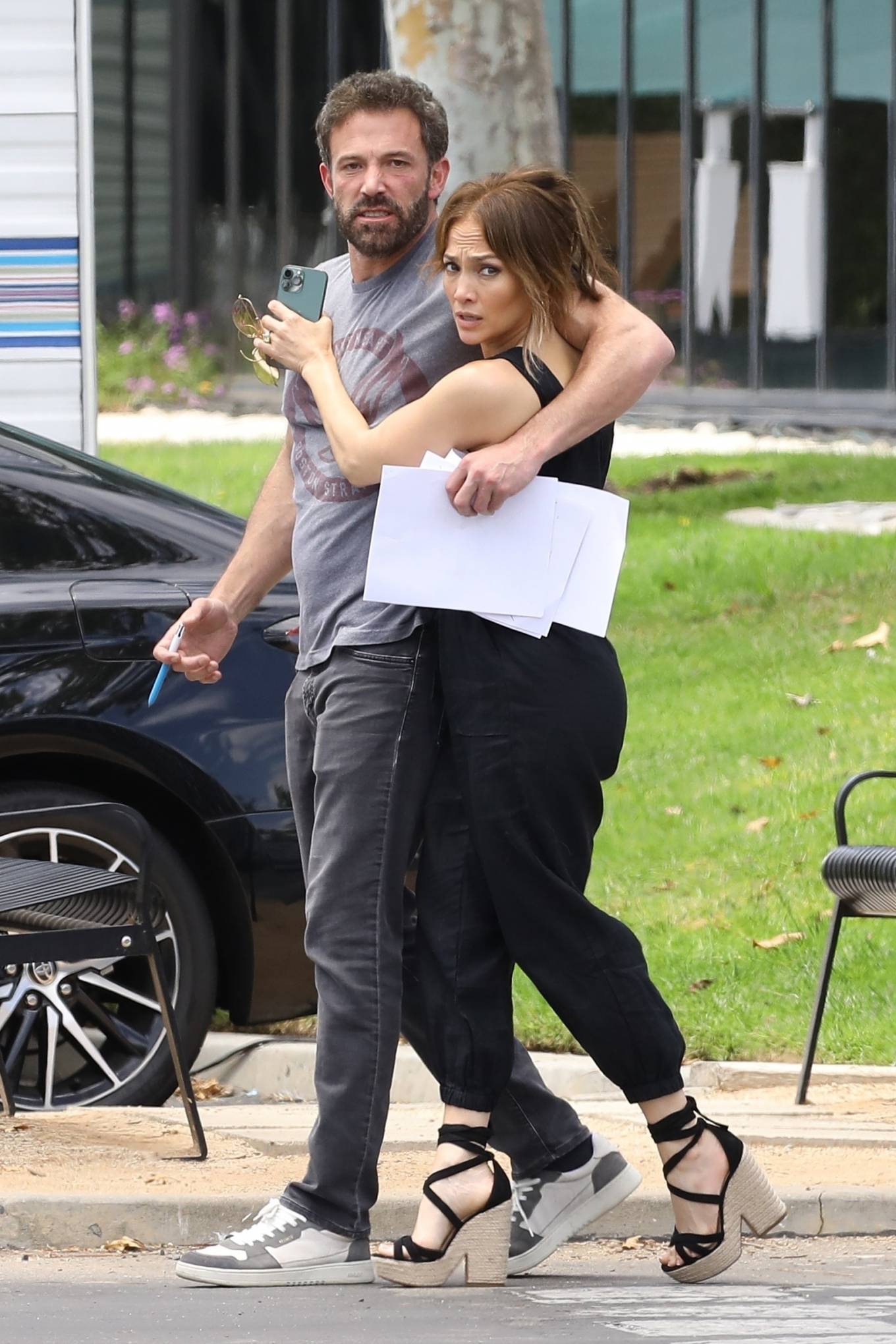 Jennifer Lopez 2022 : Jennifer Lopez – With fiance Ben Affleck at the set of a new project in Santa Monica-06