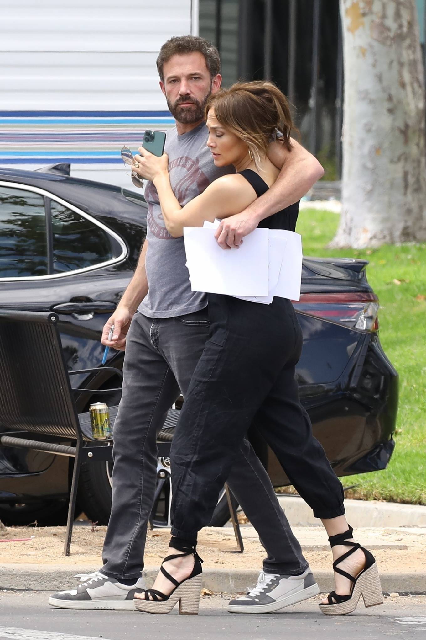Jennifer Lopez 2022 : Jennifer Lopez – With fiance Ben Affleck at the set of a new project in Santa Monica-07