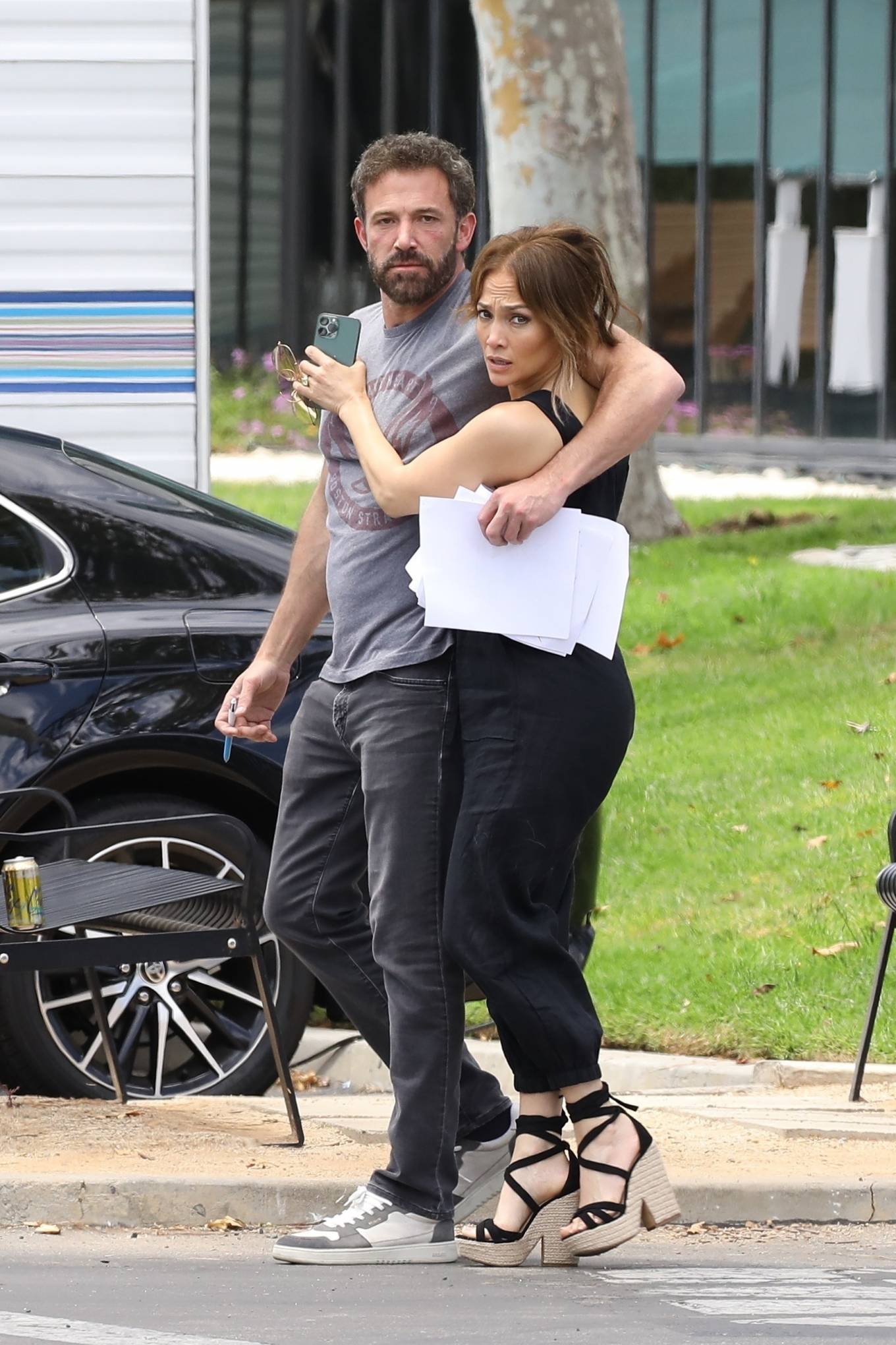 Jennifer Lopez 2022 : Jennifer Lopez – With fiance Ben Affleck at the set of a new project in Santa Monica-12