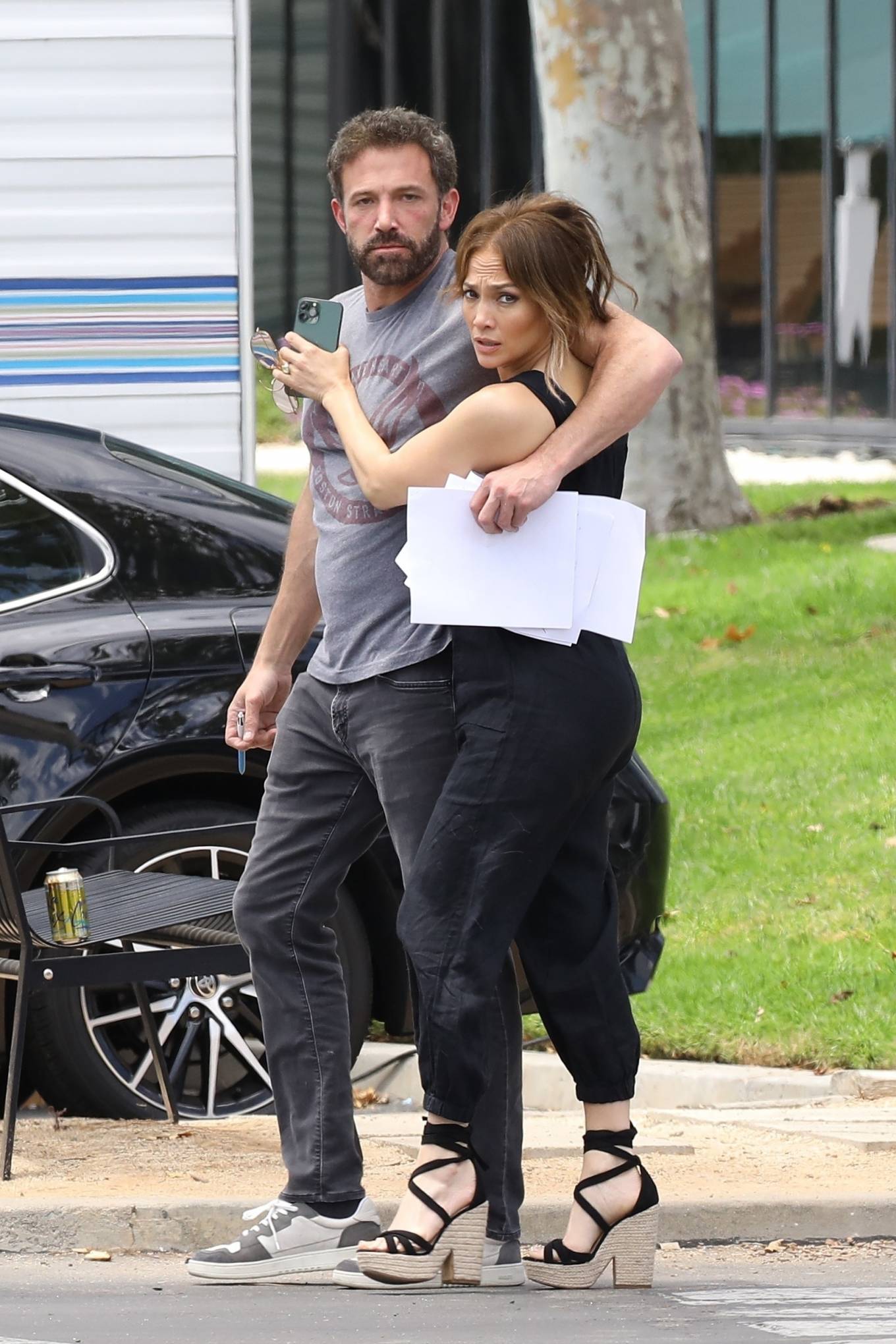 Jennifer Lopez 2022 : Jennifer Lopez – With fiance Ben Affleck at the set of a new project in Santa Monica-18