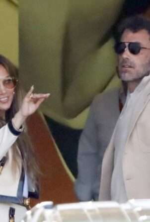 Jennifer Lopez - With her husband Ben Affleck on Lake Como