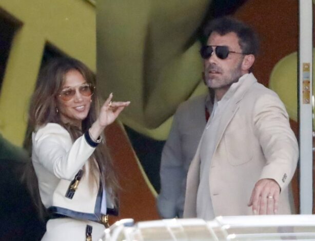 Jennifer Lopez - With her husband Ben Affleck on Lake Como