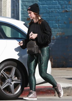 Jennifer Love Hewitt in Green Tights - Out in Los Angeles
