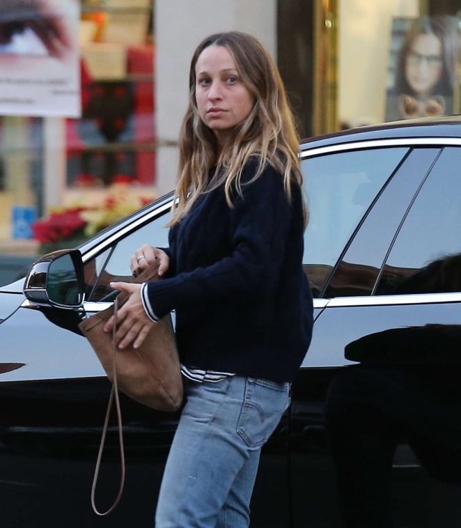Jennifer Meyer in Jeans shopping in Beverly Hills