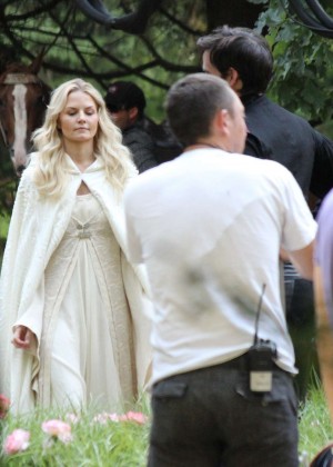 Jennifer Morrison - On the Set of 'Once Upon A Time' in Burnaby’s Central Park