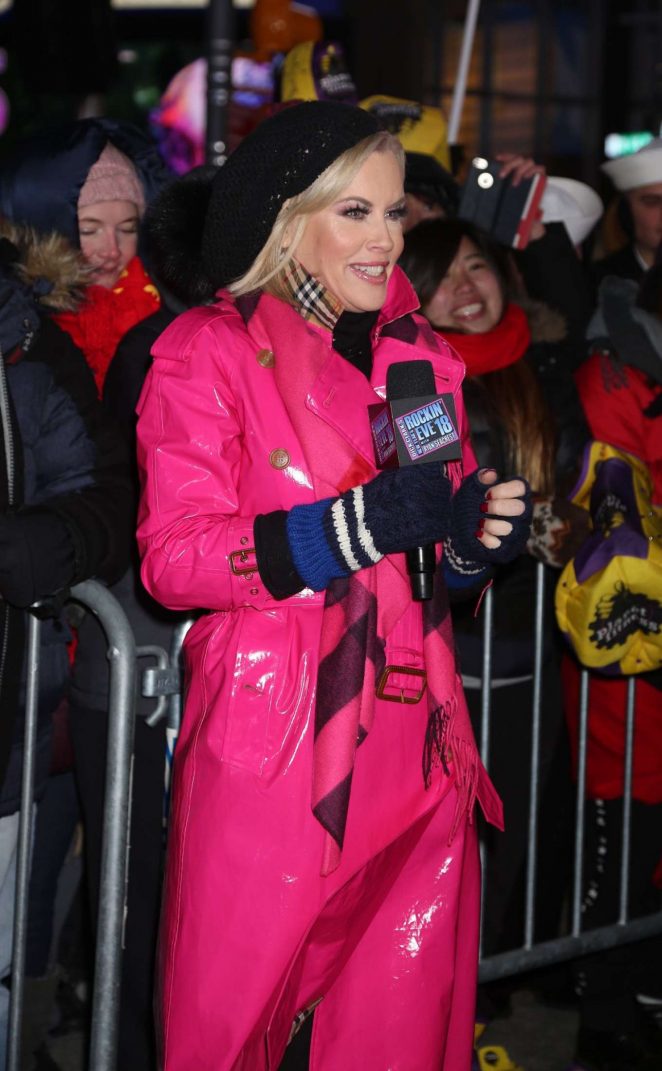 Jenny Mccarthy - 2018 New Year's Eve Celebration in Times Square in NYC
