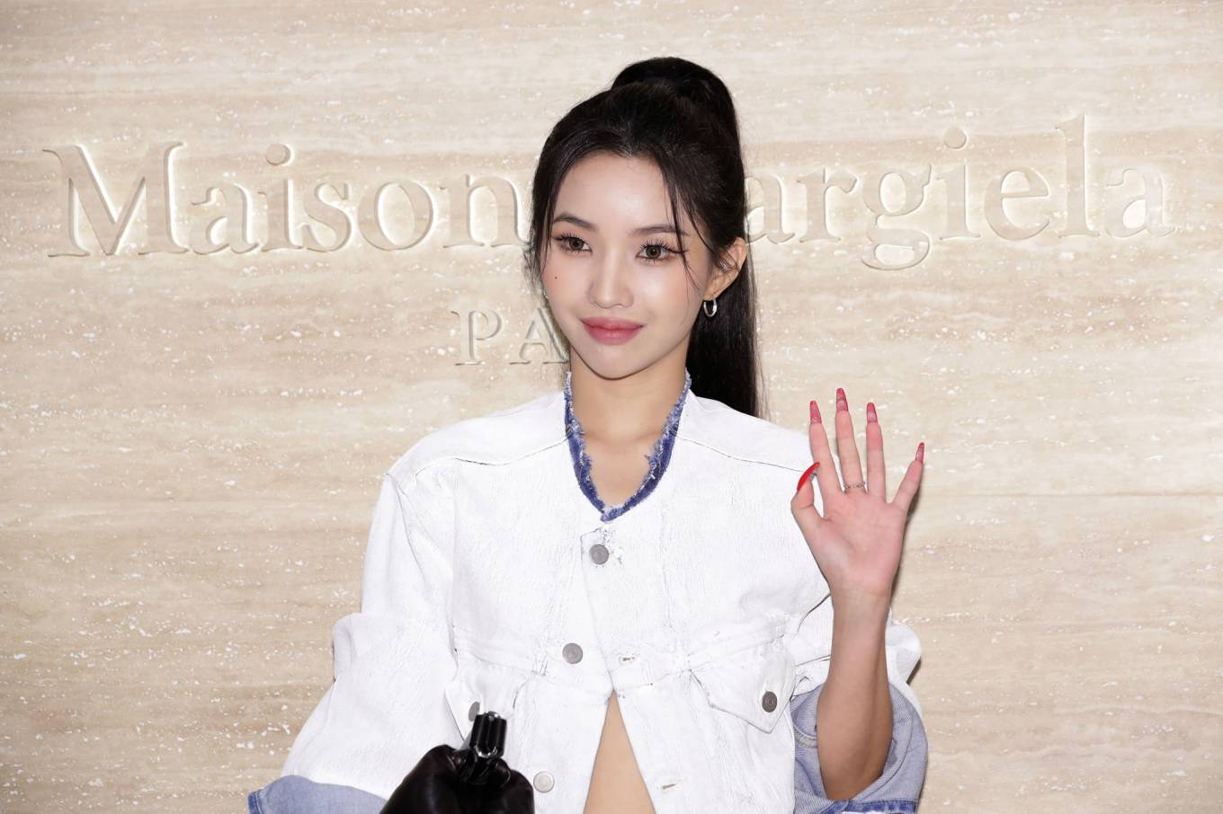 Jeon So-yeon 2022 : Jeon So-yeon – at Maison Margiela boutique reopening in Seoul-02