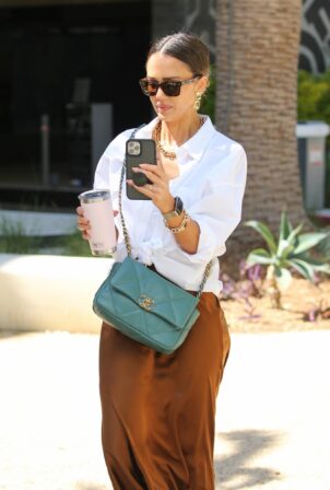 Jessica Alba - Arrives at her $1.4 billion dollar business in Los Angeles