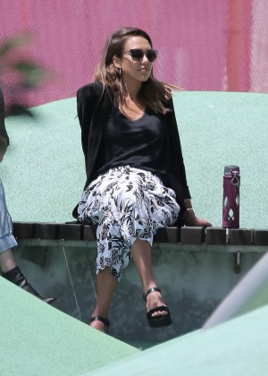 Jessica Alba at the park in Venice Beach